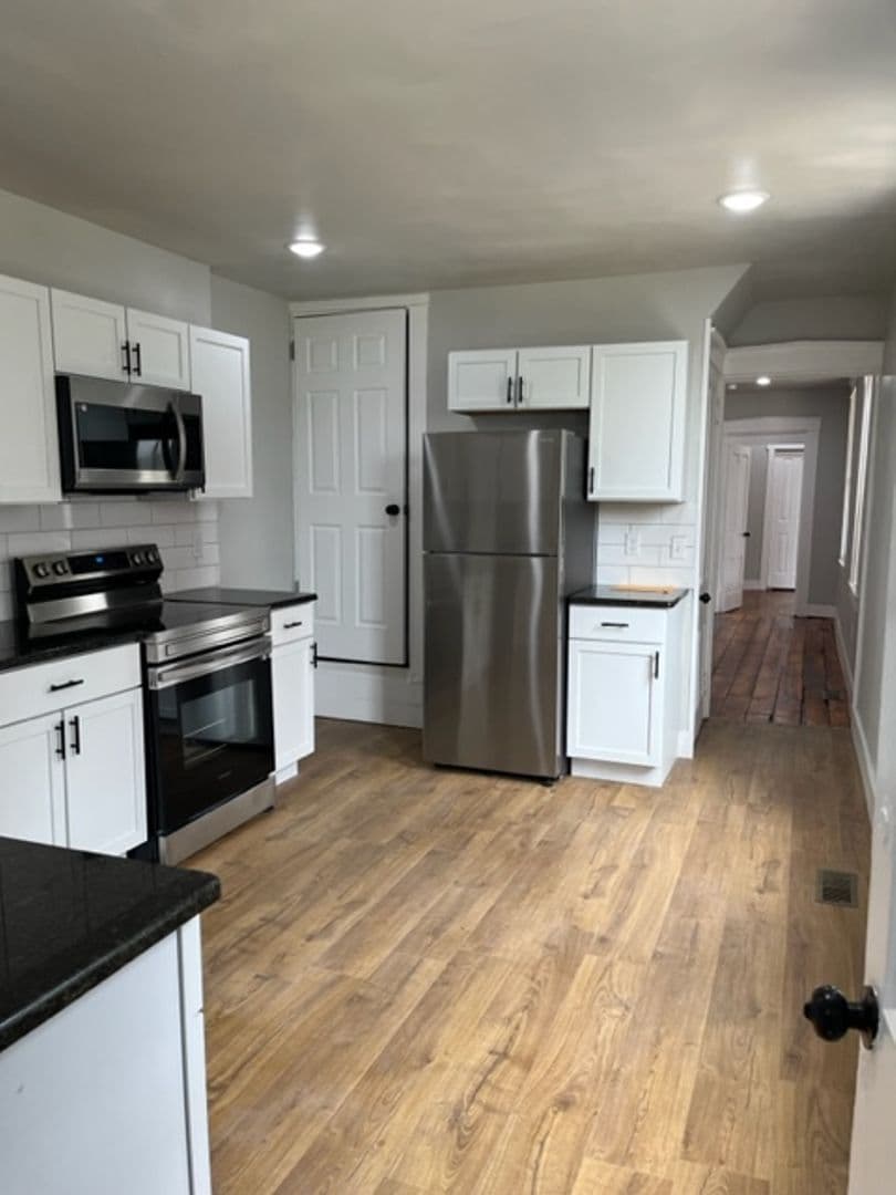 Lancaster Apartment: 144 S Prince Street