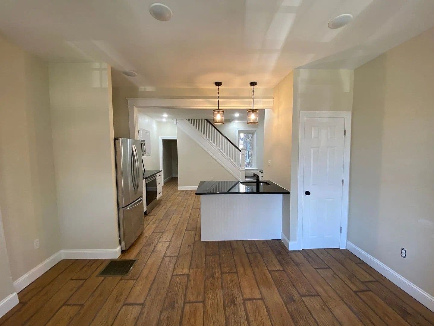 Lancaster House: 445 Manor St