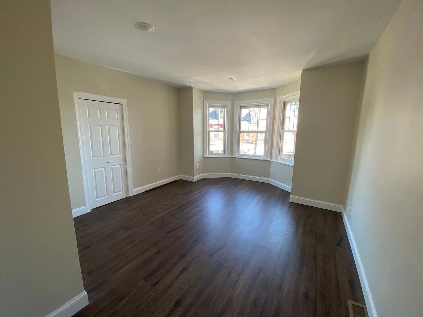 Lancaster House: 445 Manor St