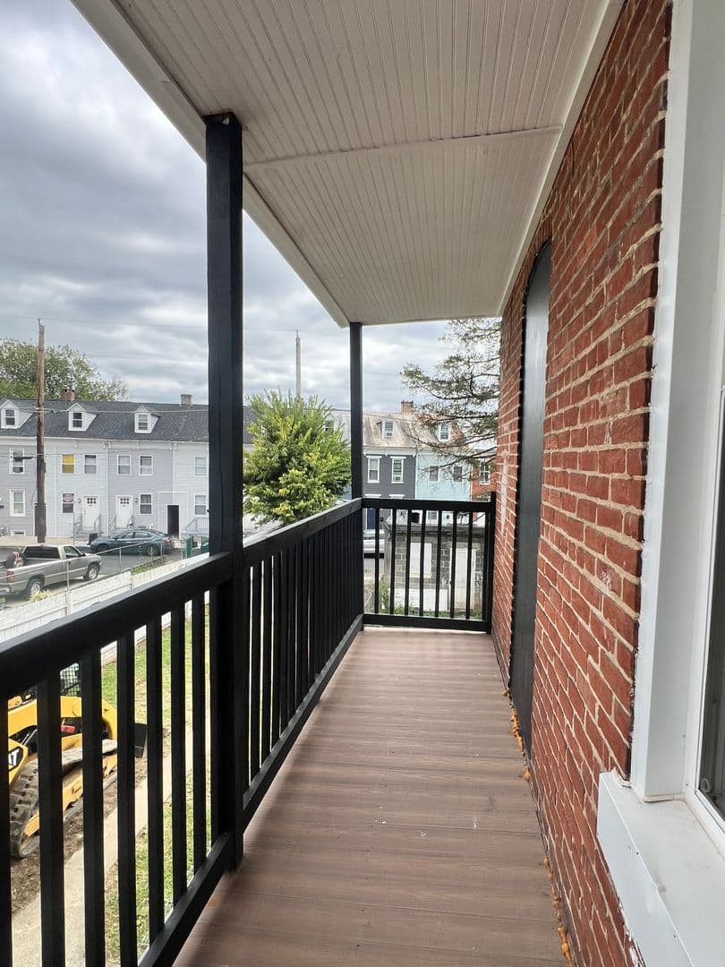 York Apartment: 574 W Princess St