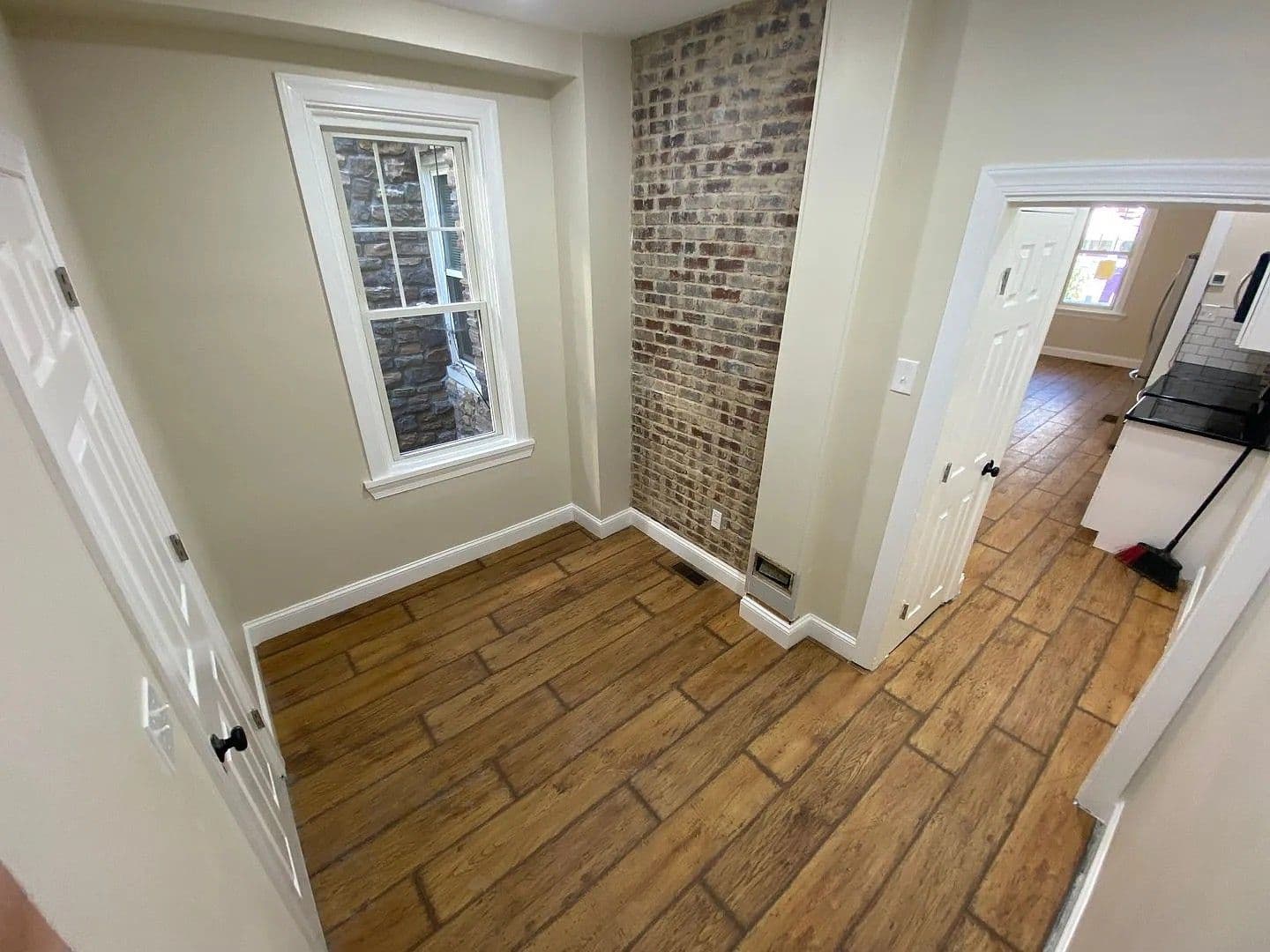 Lancaster House: 445 Manor St
