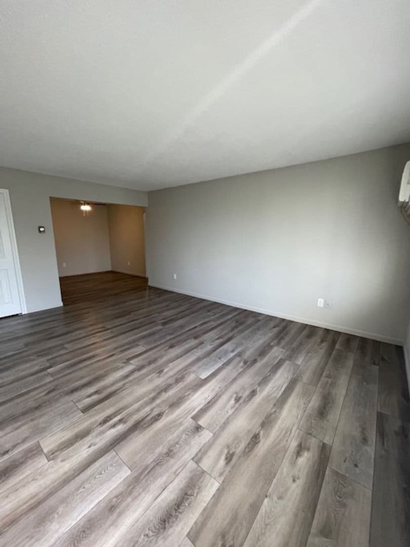 Walled Lake Apartment: 1250 E West Maple Rd