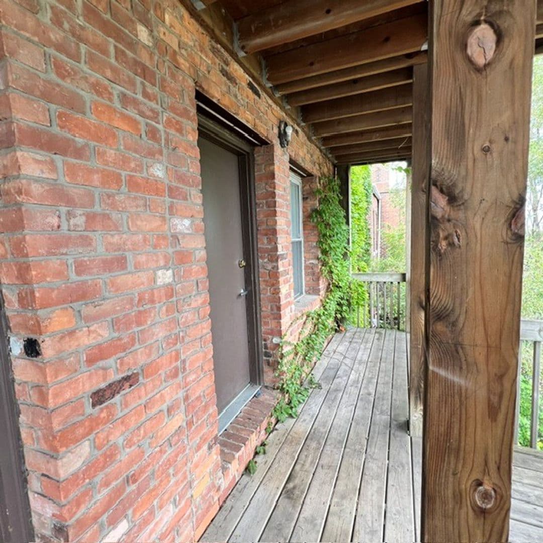 Detroit Apartment: 5734 Woodward Ave