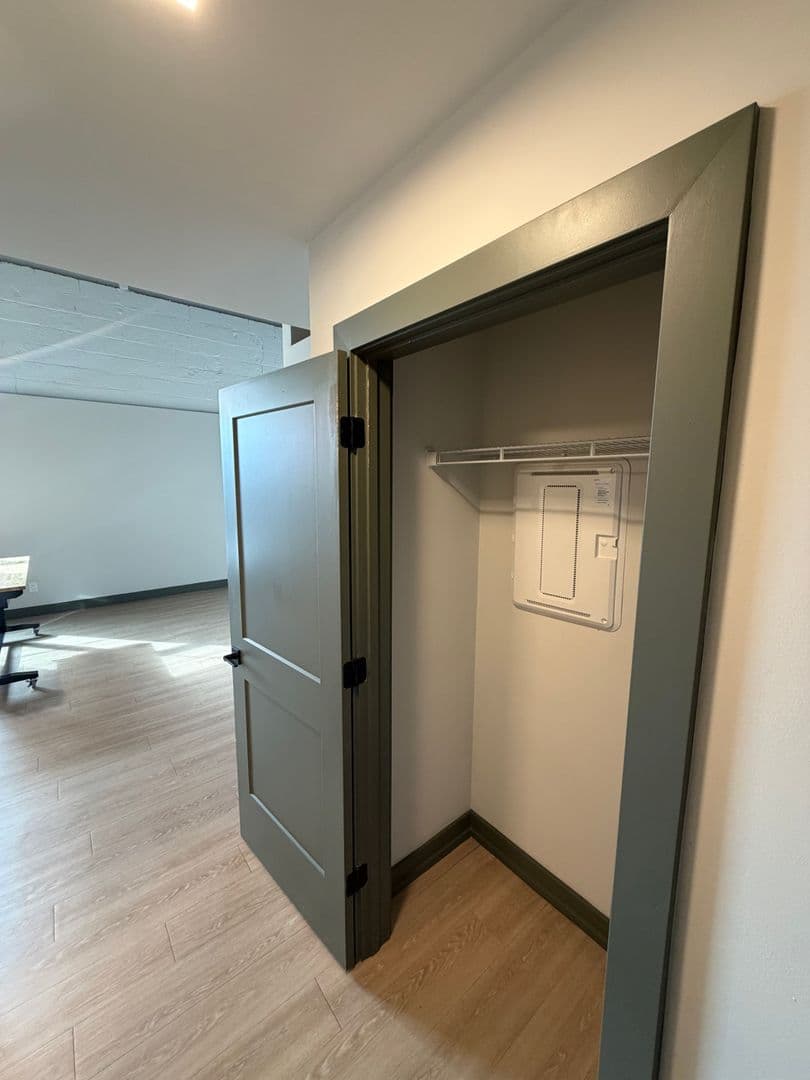 Berkley Apartment: 2219 Coolidge Hwy