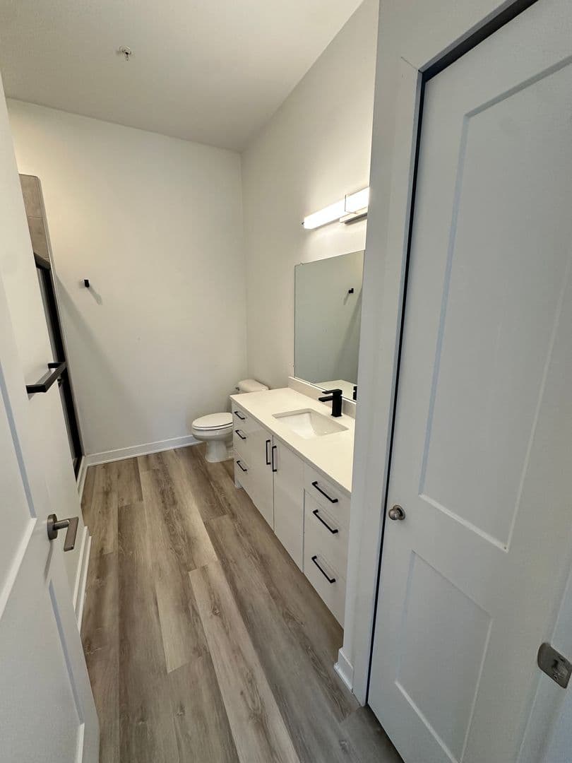 Royal Oak Apartment: 1148 S Washington Ave.
