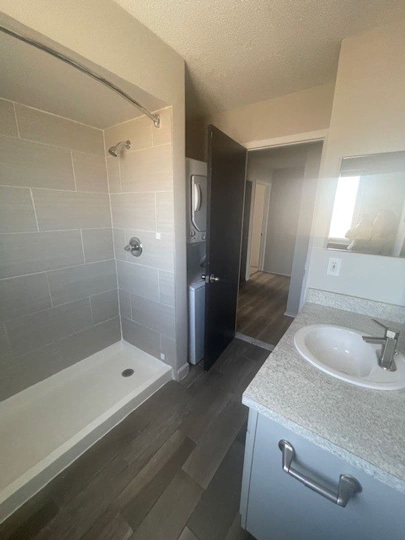 Royal Oak Apartment: 4031 Crooks Road