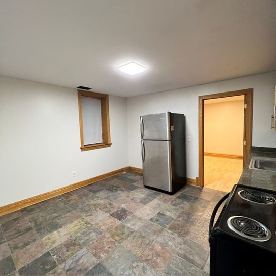 Detroit Apartment: 39 Peterboro St