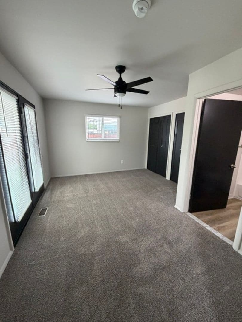 Berkley Apartment: 2575 Catalpa Drive