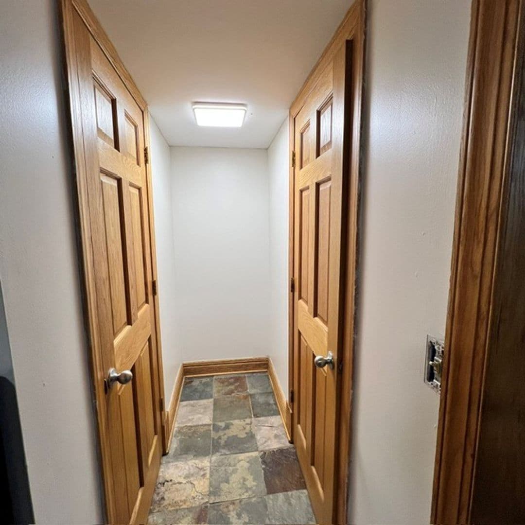 Detroit Apartment: 39 Peterboro St
