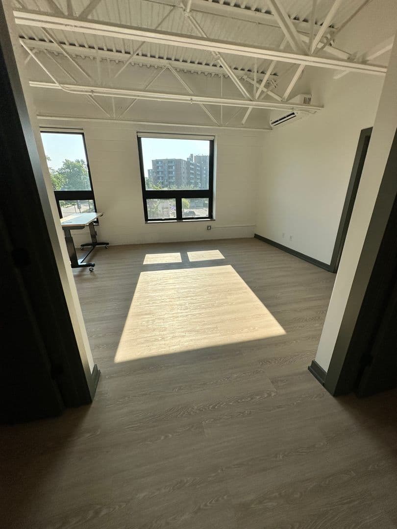 Berkley Apartment: 2219 Coolidge Hwy