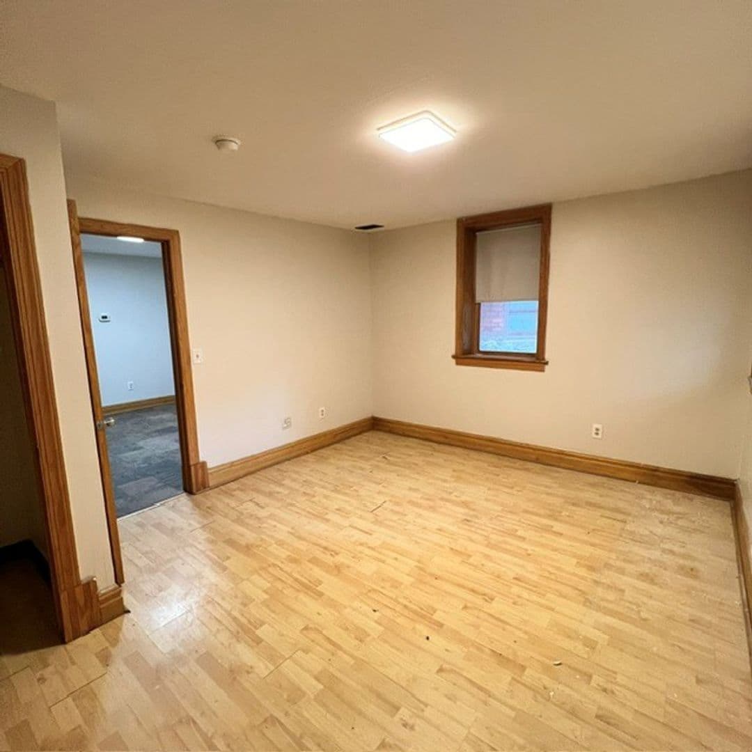 Detroit Apartment: 39 Peterboro St