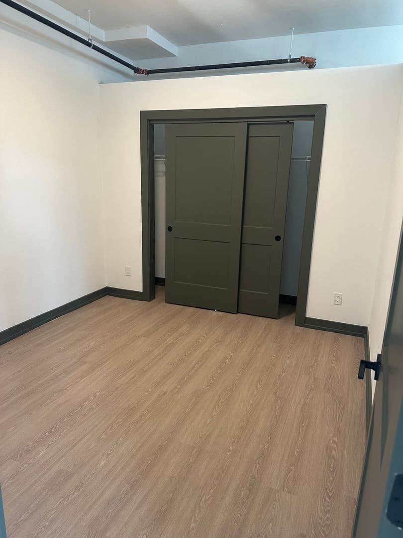 Berkley Apartment: 2219 Coolidge Hwy