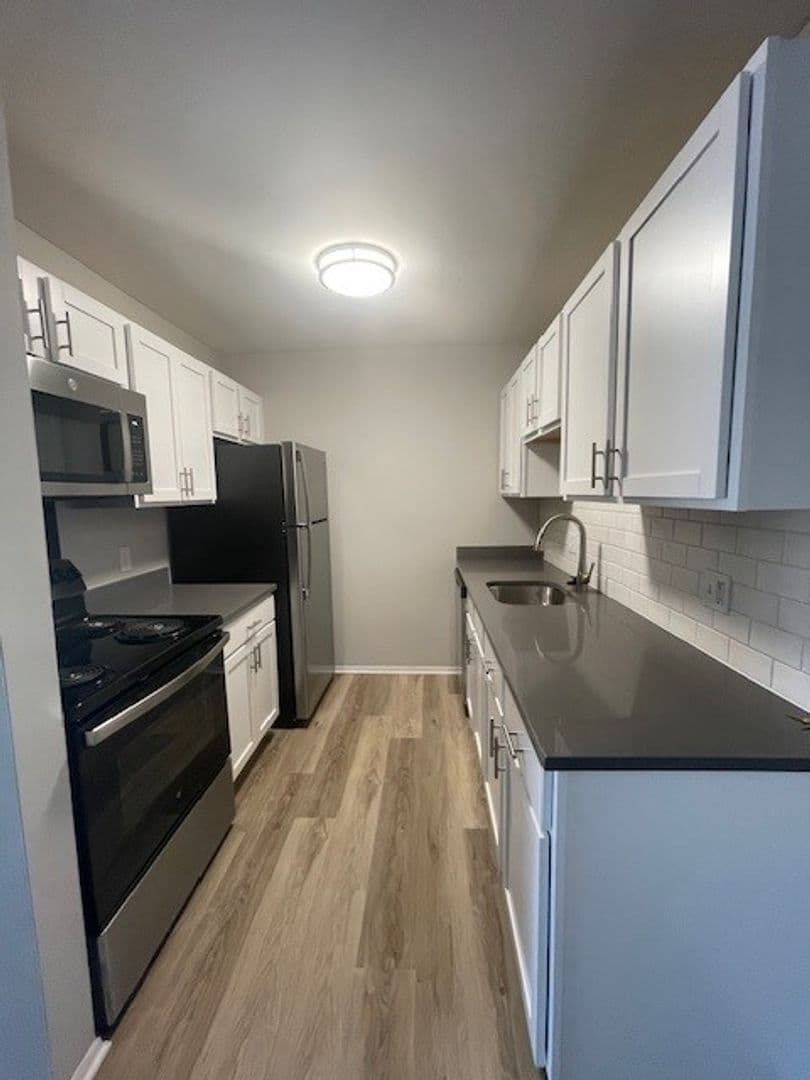 Ferndale Apartment: 901 St Louis Street & 333 W Marshall Street