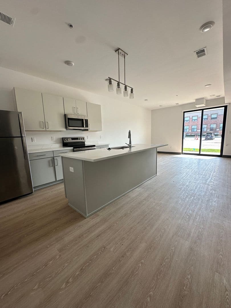 Berkley Apartment: 2219 Coolidge Hwy