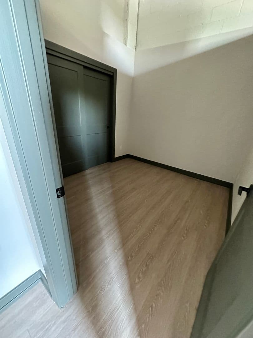 Berkley Apartment: 2219 Coolidge Hwy