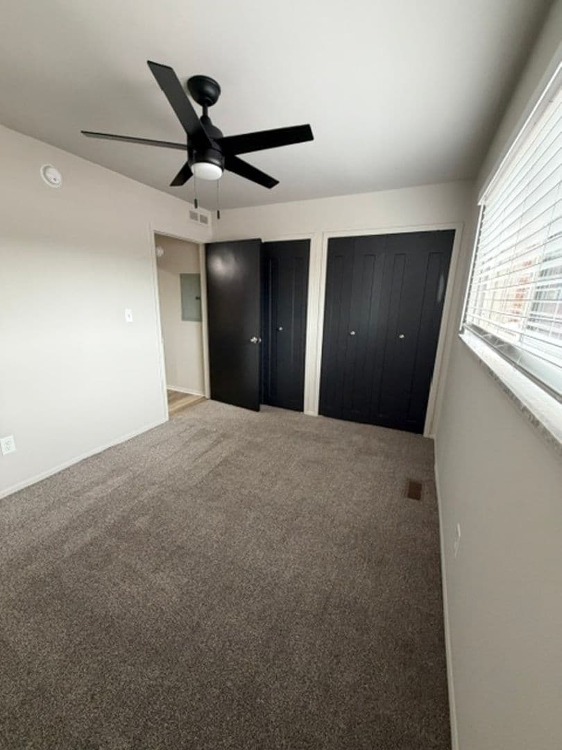 Berkley Apartment: 2575 Catalpa Drive