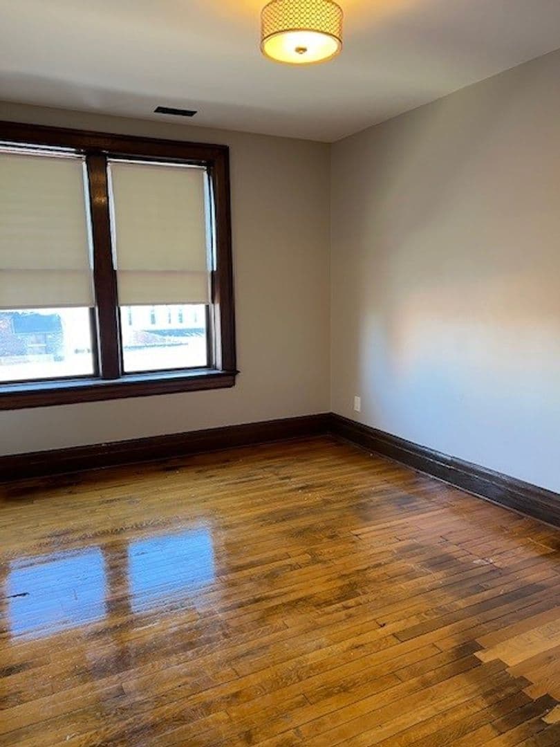 Detroit Apartment: 14 Charlotte St