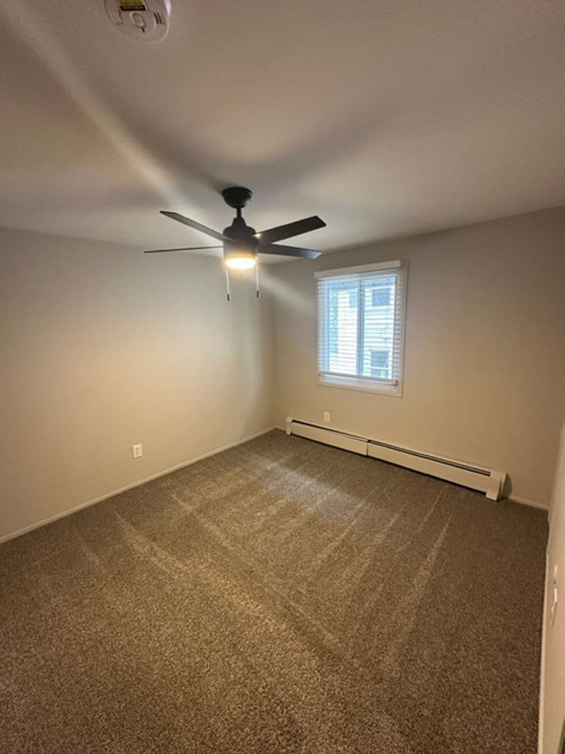 Royal Oak Apartment: 325 E Sixth Street