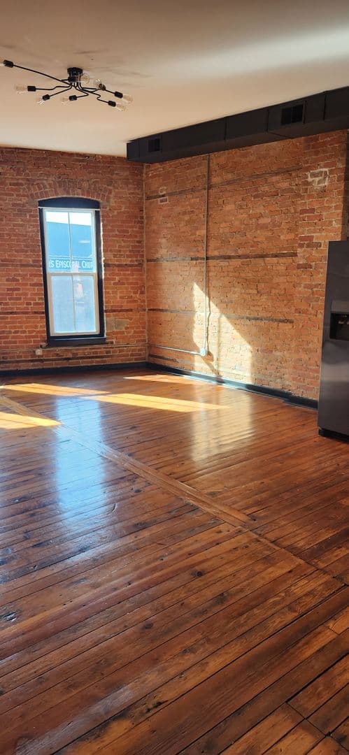 Detroit Apartment: 1400 Michigan Ave