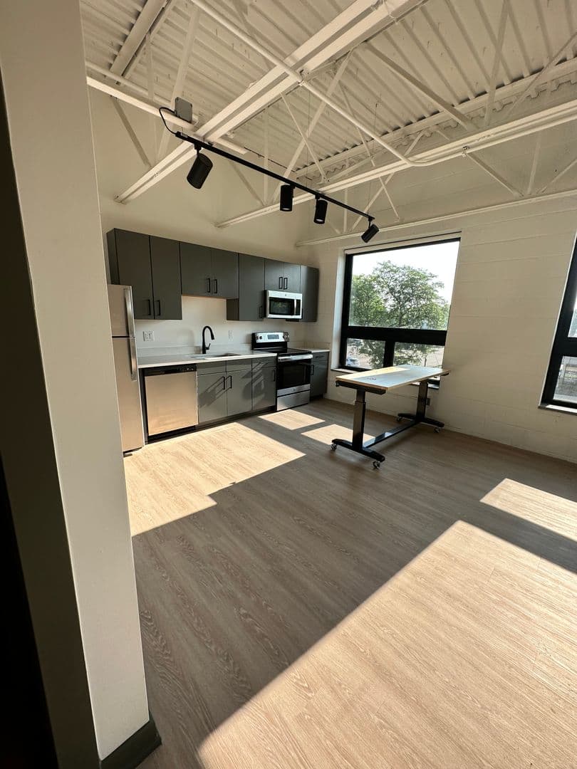Berkley Apartment: 2219 Coolidge Hwy