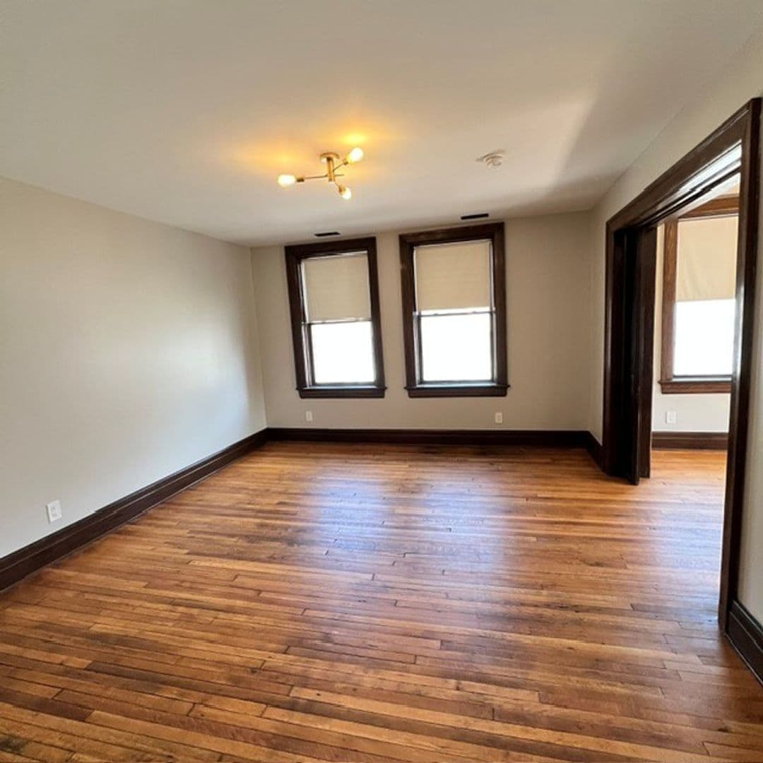 Detroit Apartment: 14 Charlotte St