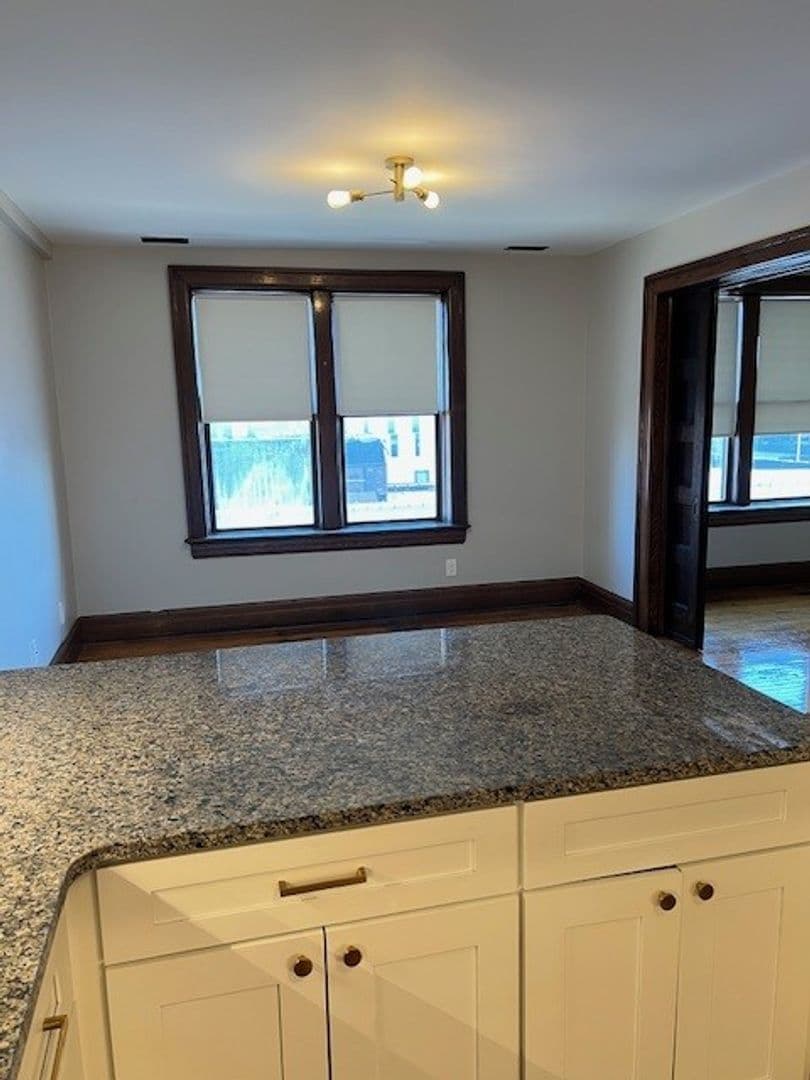 Detroit Apartment: 14 Charlotte St