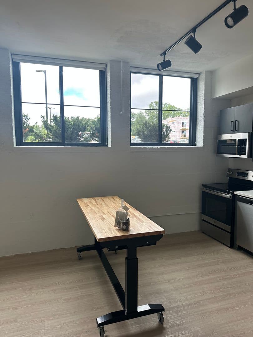 Berkley Apartment: 2219 Coolidge Hwy
