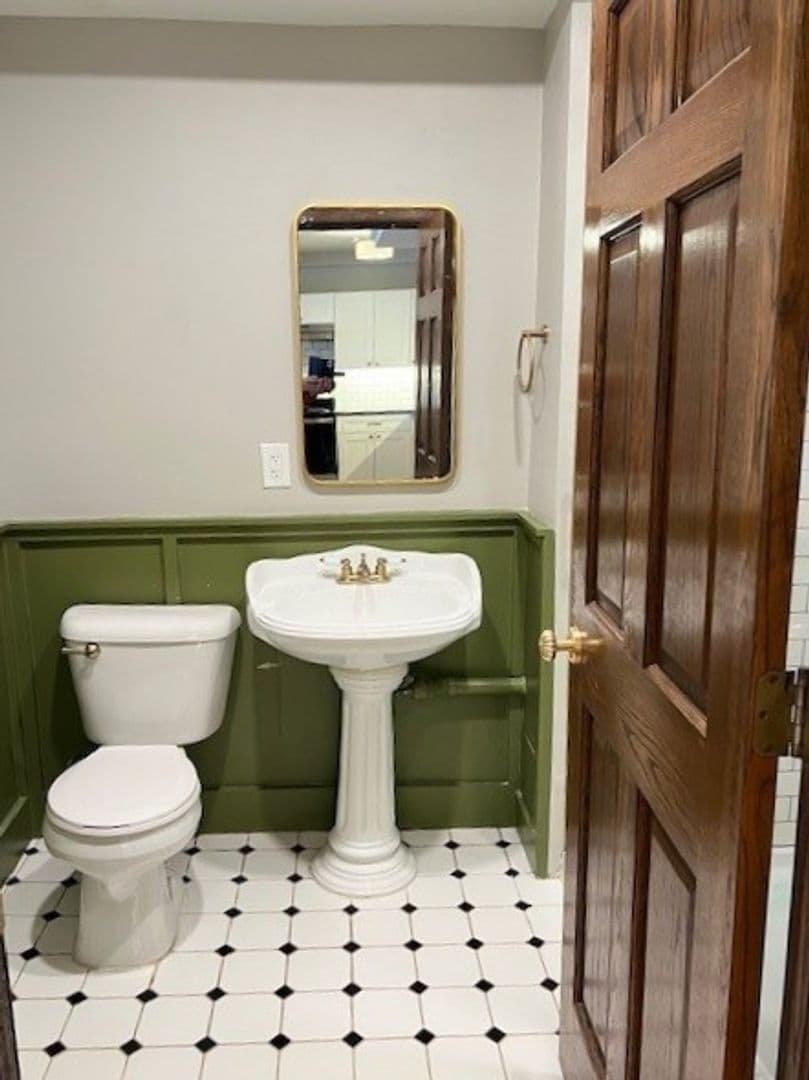Detroit Apartment: 14 Charlotte St