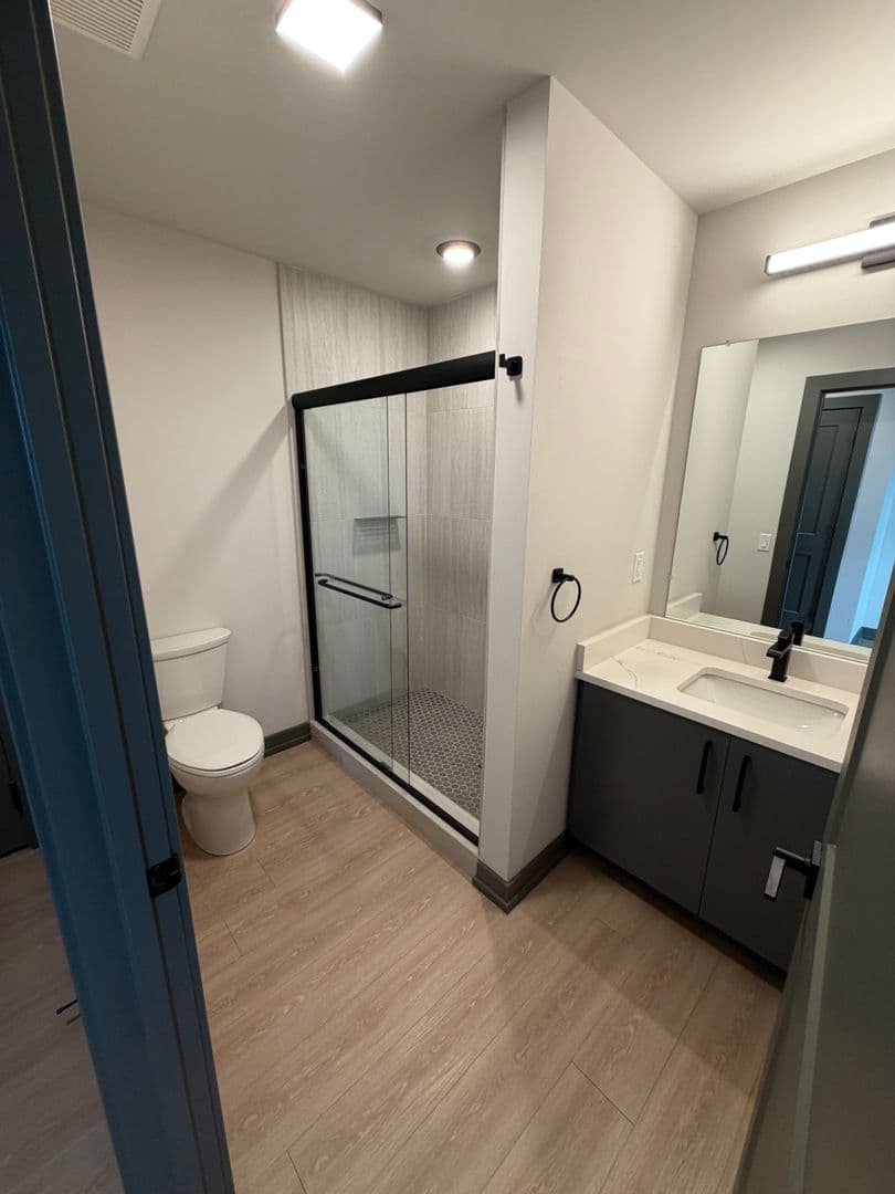Berkley Apartment: 2219 Coolidge Hwy