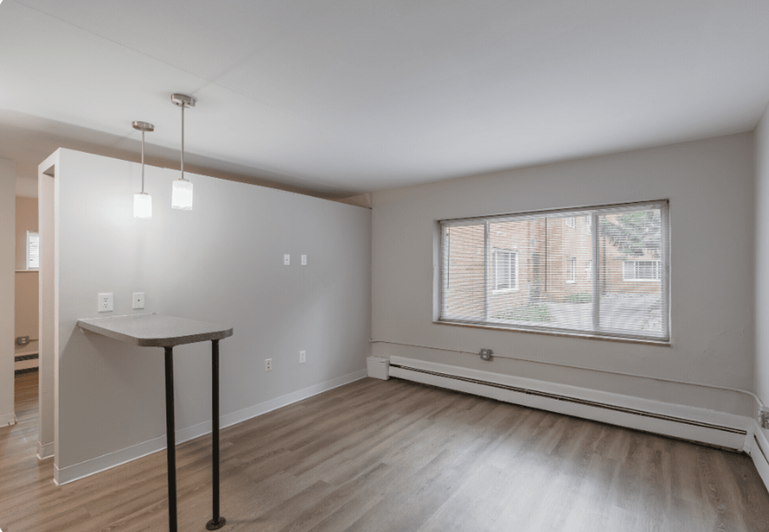 Royal Oak Apartment: 1903 N Main Street