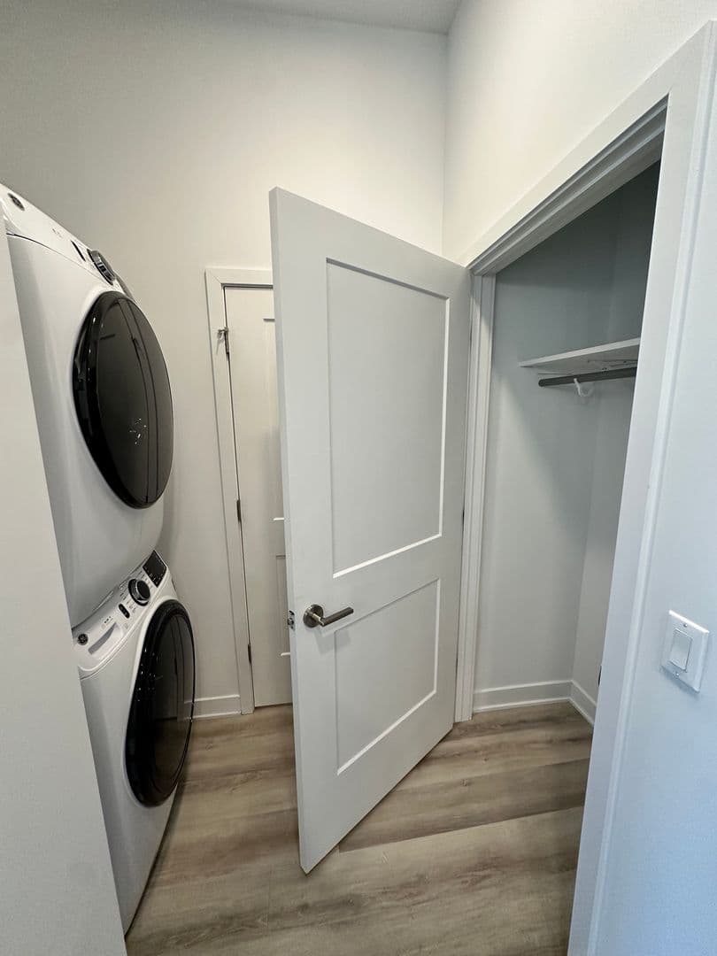 Royal Oak Apartment: 1148 S Washington Ave.