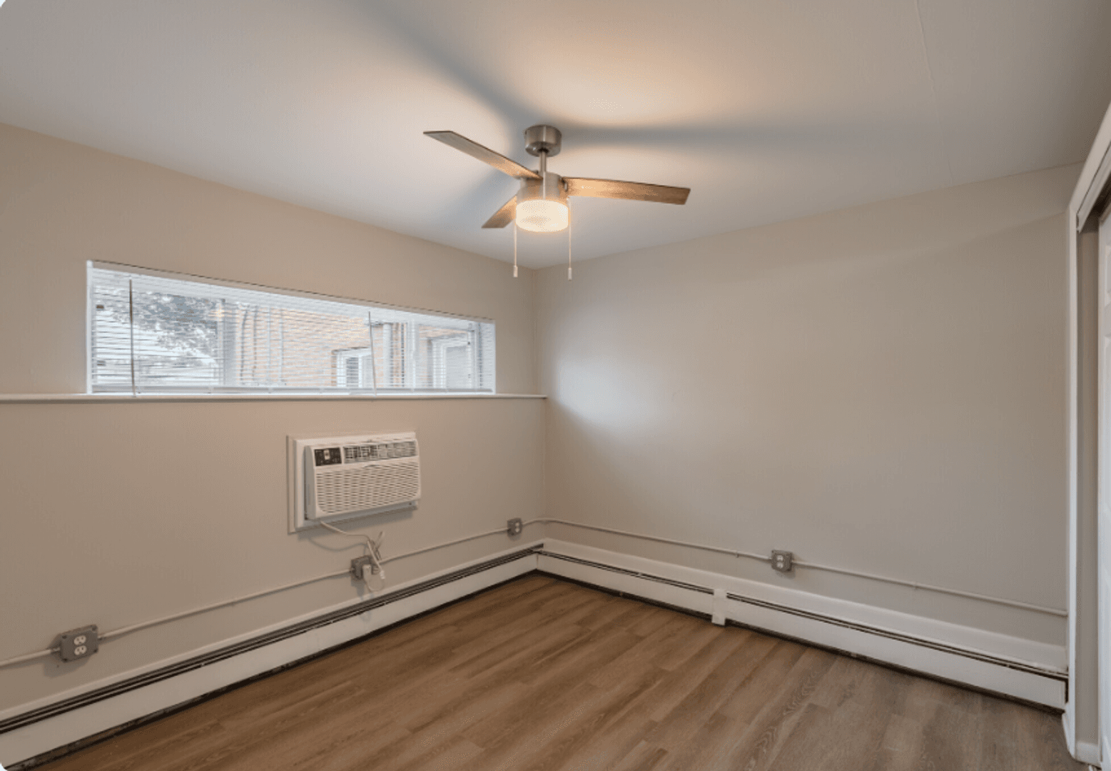 Royal Oak Apartment: 1903 N Main Street