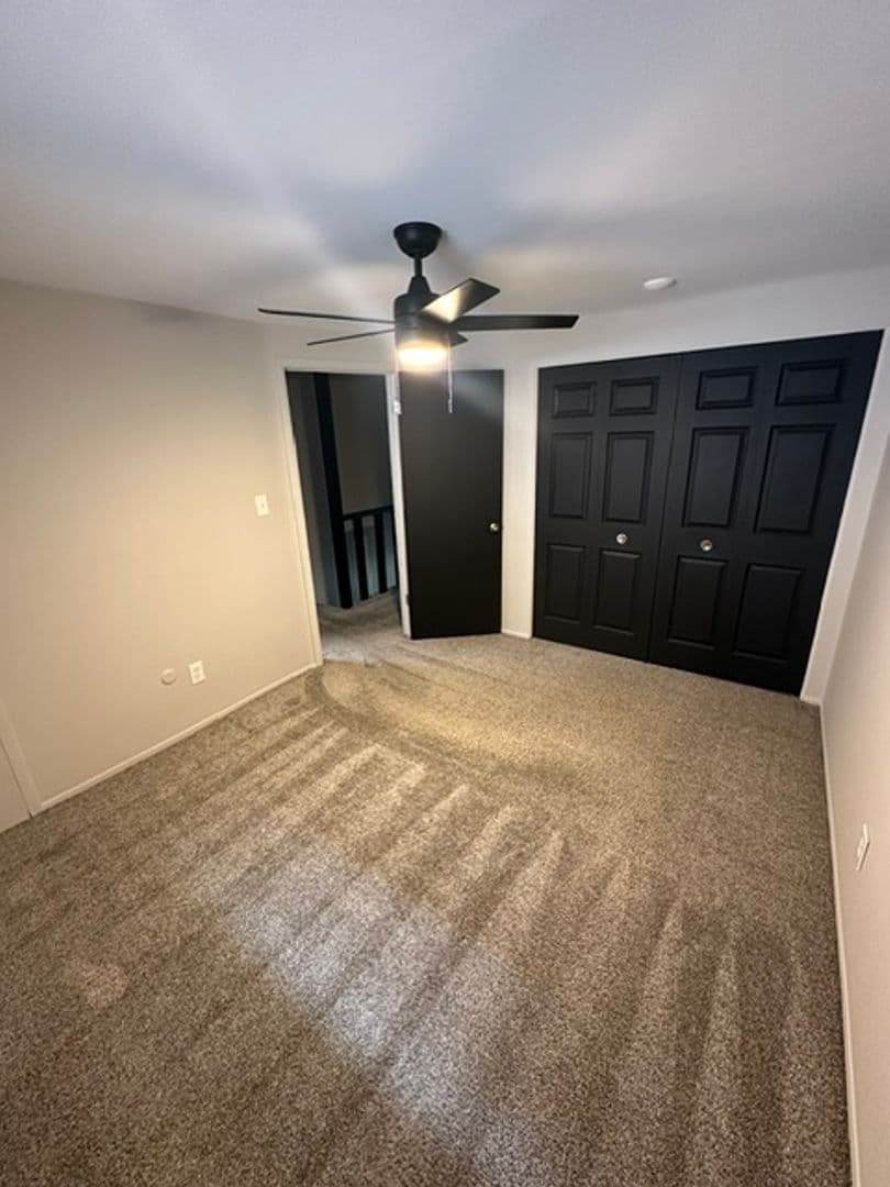 Royal Oak Apartment: 325 E Sixth Street