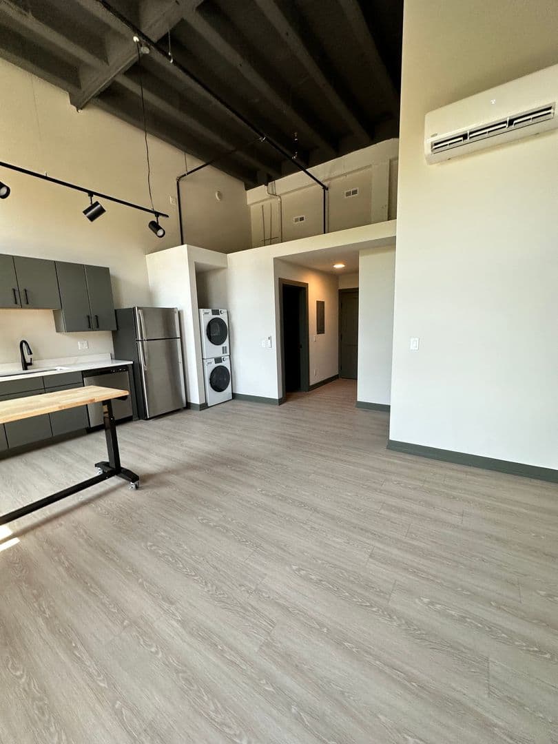 Berkley Apartment: 2219 Coolidge Hwy