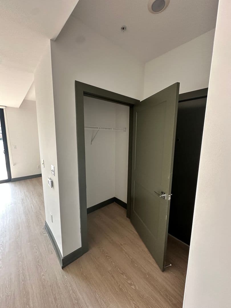 Berkley Apartment: 2219 Coolidge Hwy