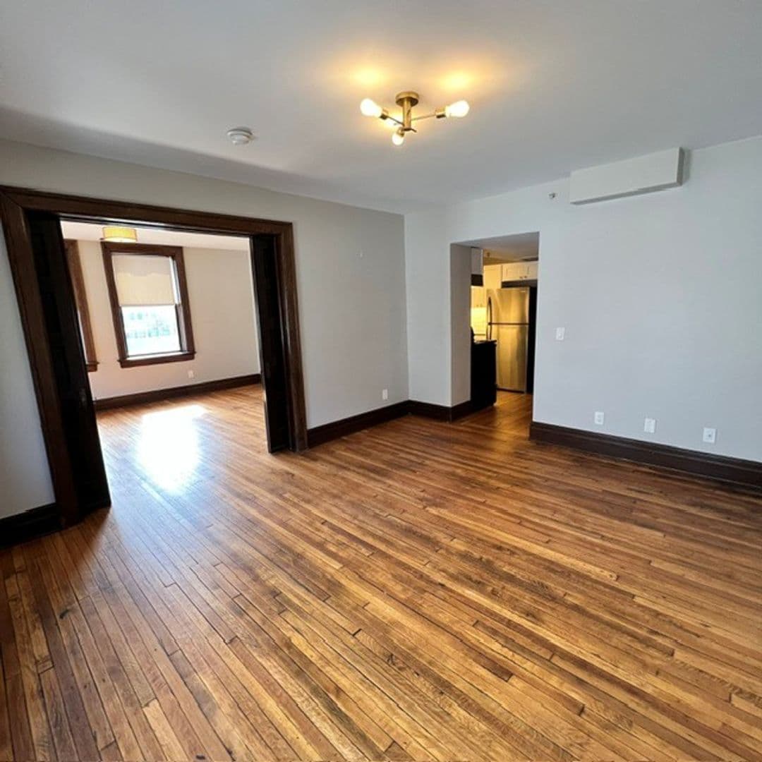Detroit Apartment: 14 Charlotte St