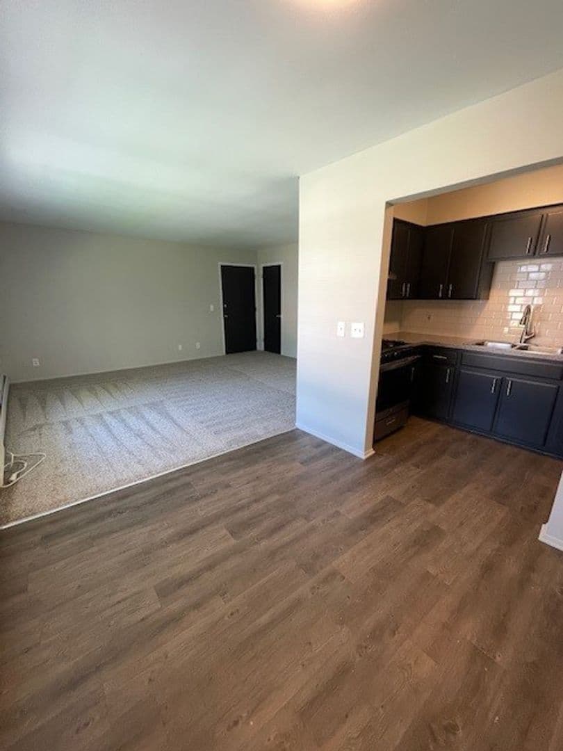 Milford Apartment: 855 E. Commerce Street