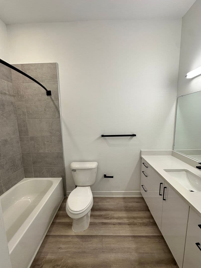Royal Oak Apartment: 1148 S Washington Ave.