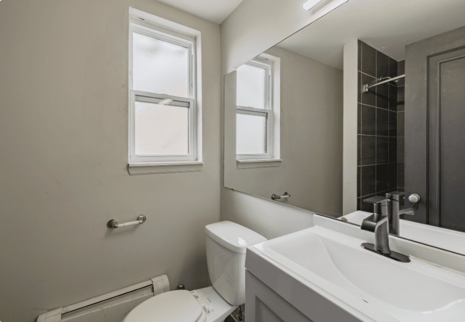 Royal Oak Apartment: 310 W Sixth St