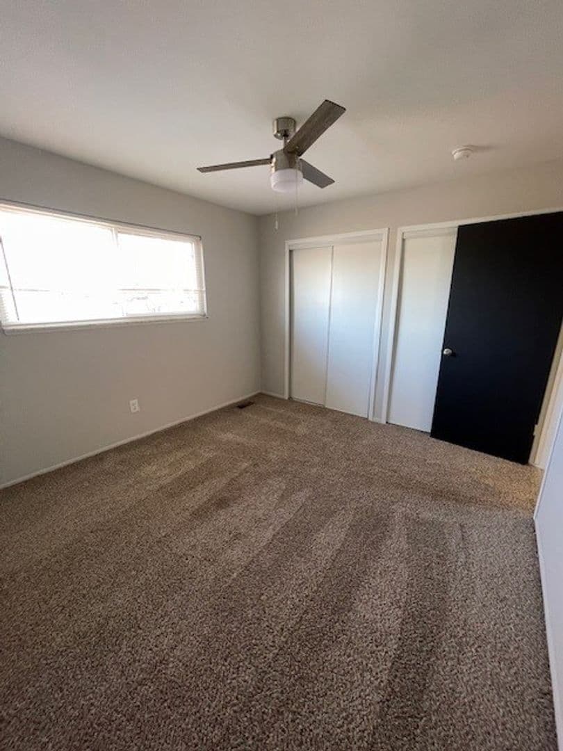 Berkley Apartment: 2575 Catalpa Drive