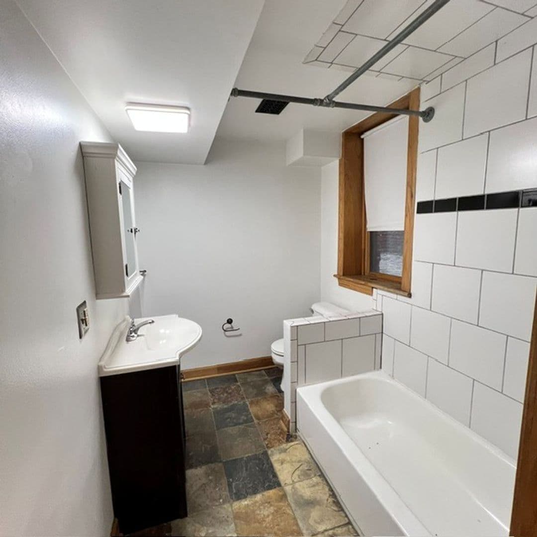 Detroit Apartment: 39 Peterboro St