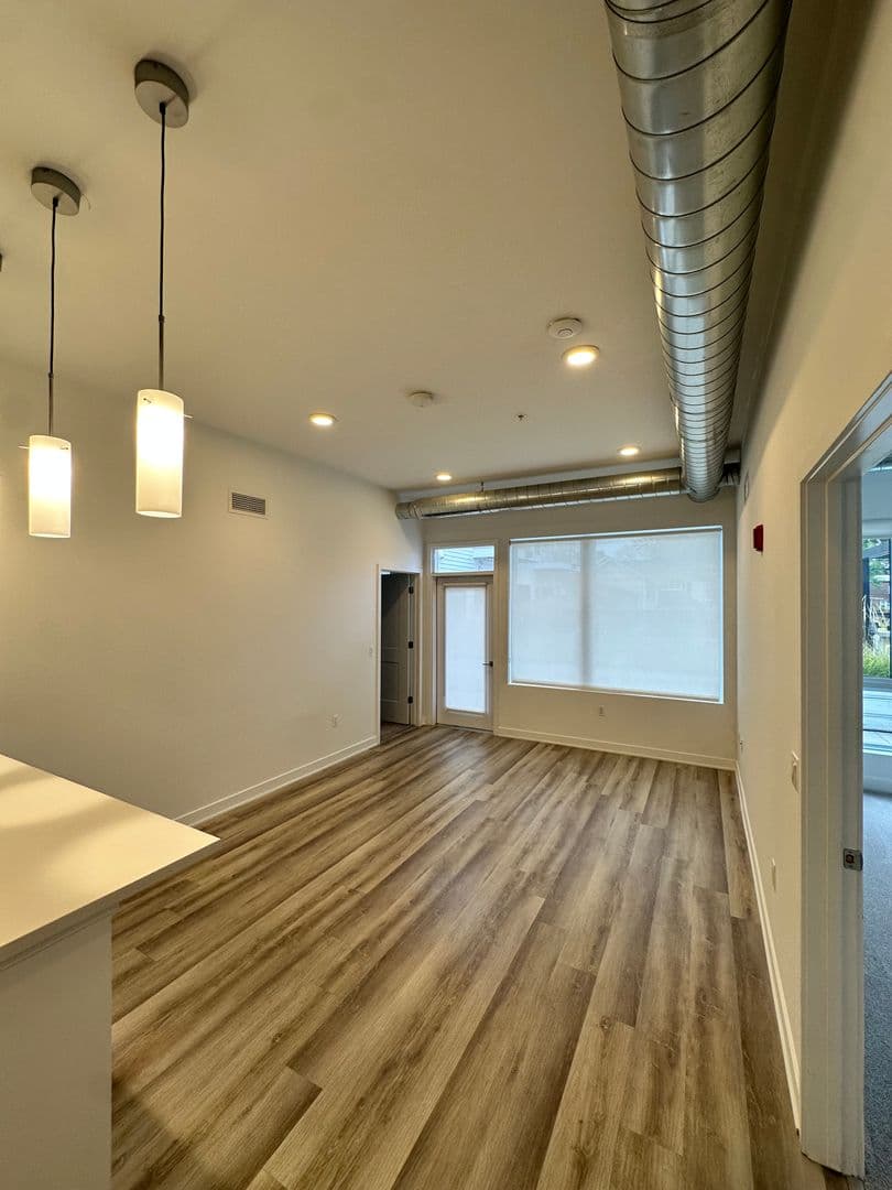 Royal Oak Apartment: 1148 S Washington Ave.