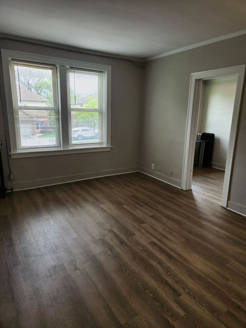 Dearborn Apartment: 851 Oakwood Blvd