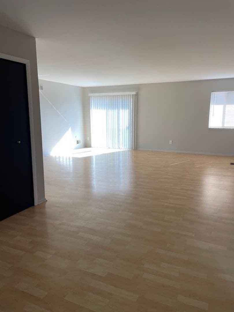 Berkley Apartment: 2575 Catalpa Drive