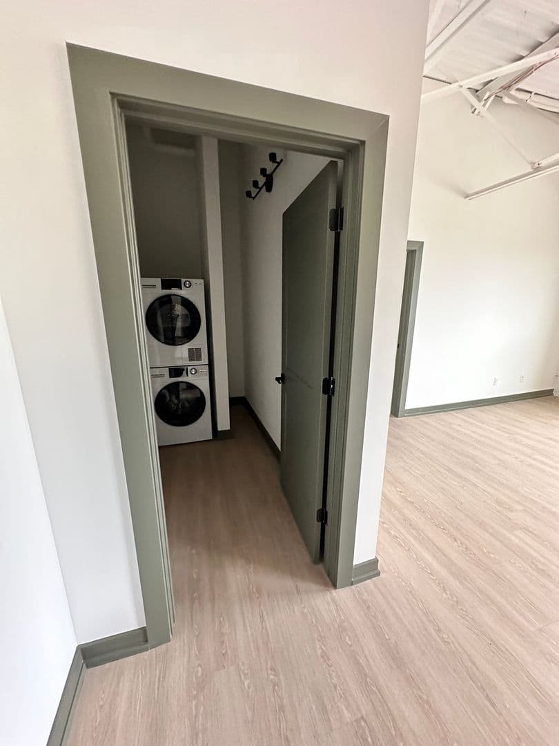 Berkley Apartment: 2219 Coolidge Hwy