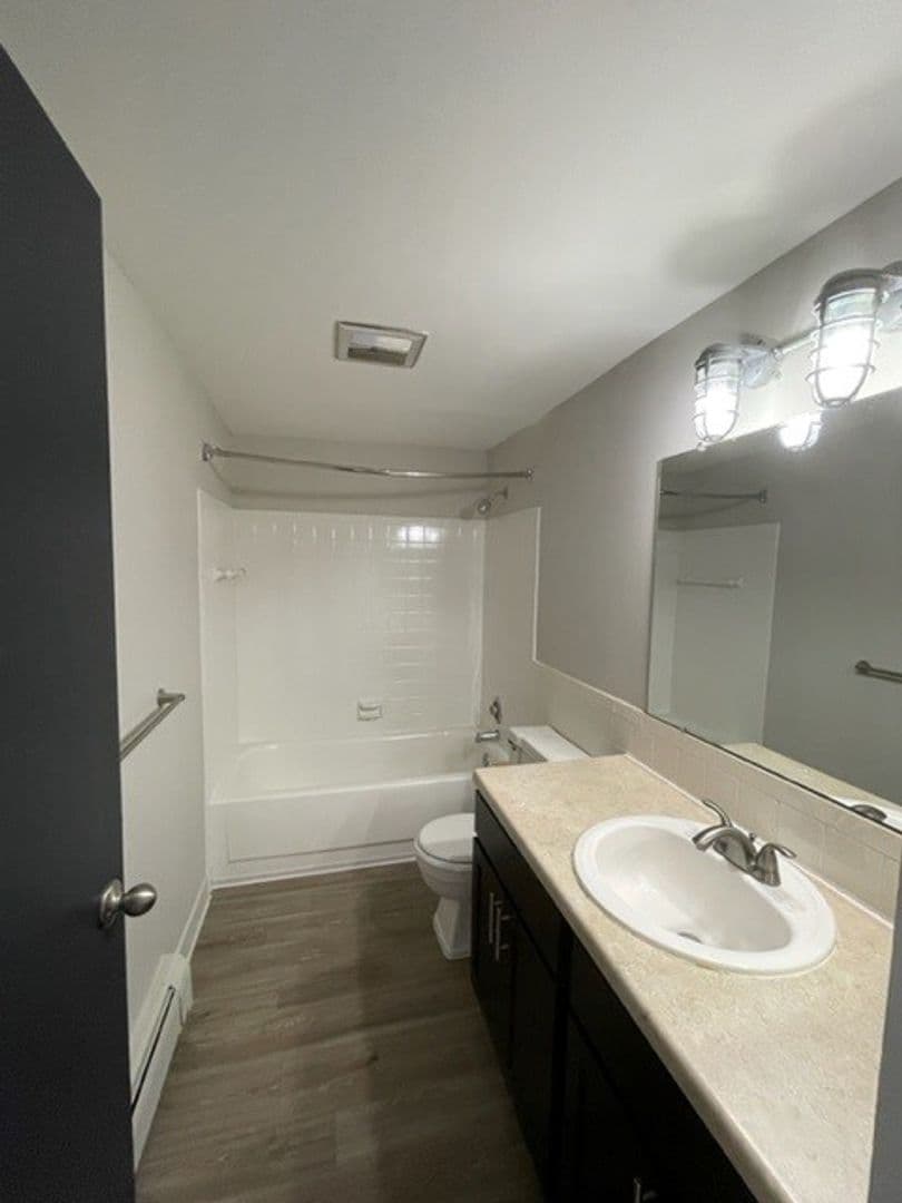 Milford Apartment: 855 E. Commerce Street