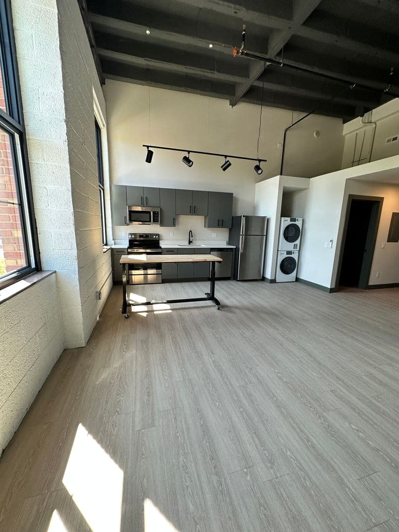 Berkley Apartment: 2219 Coolidge Hwy