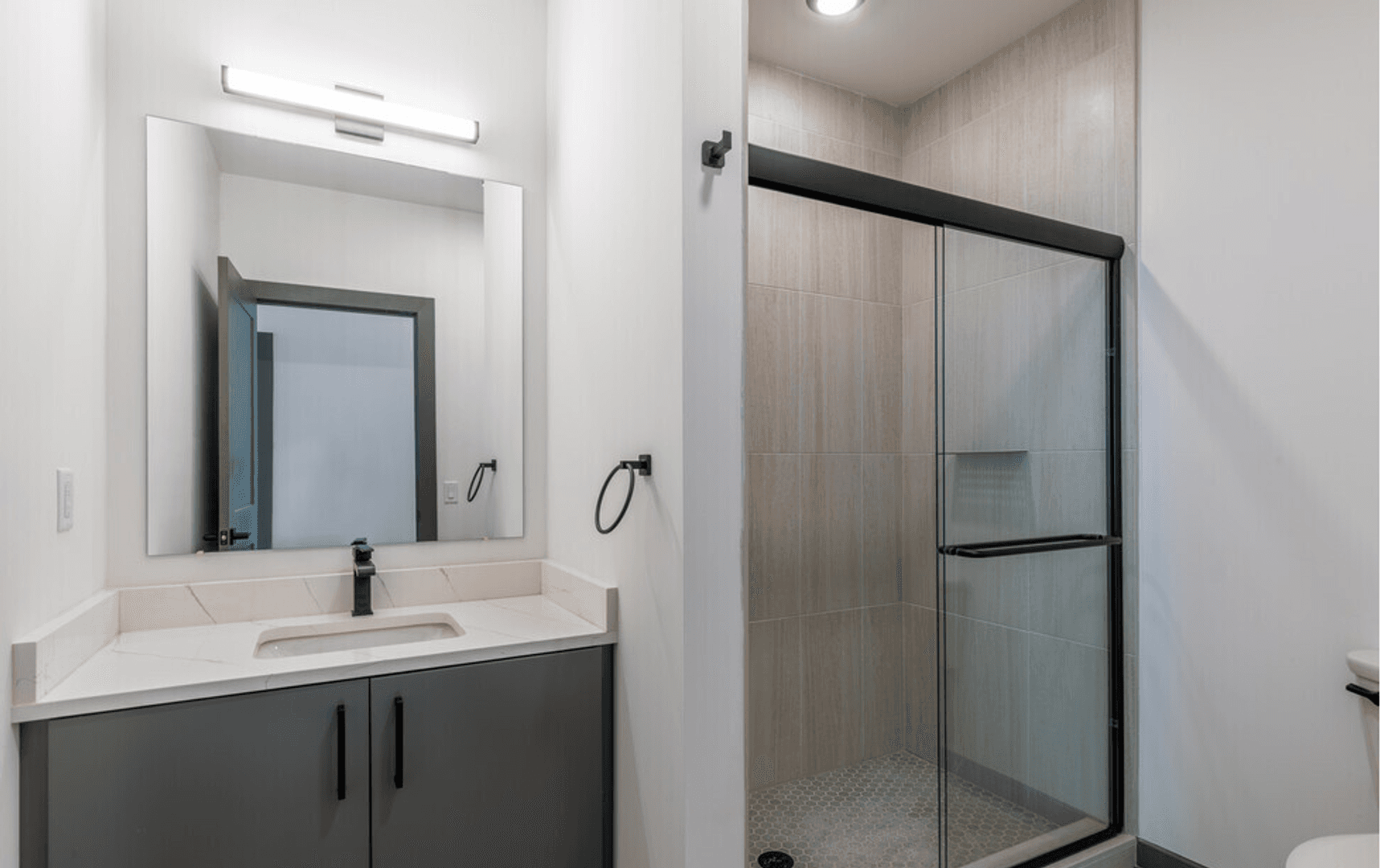 Berkley Apartment: 2219 Coolidge Hwy