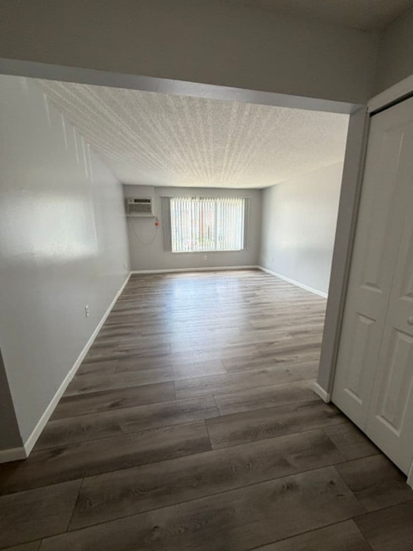 Walled Lake Apartment: 1250 E West Maple Rd