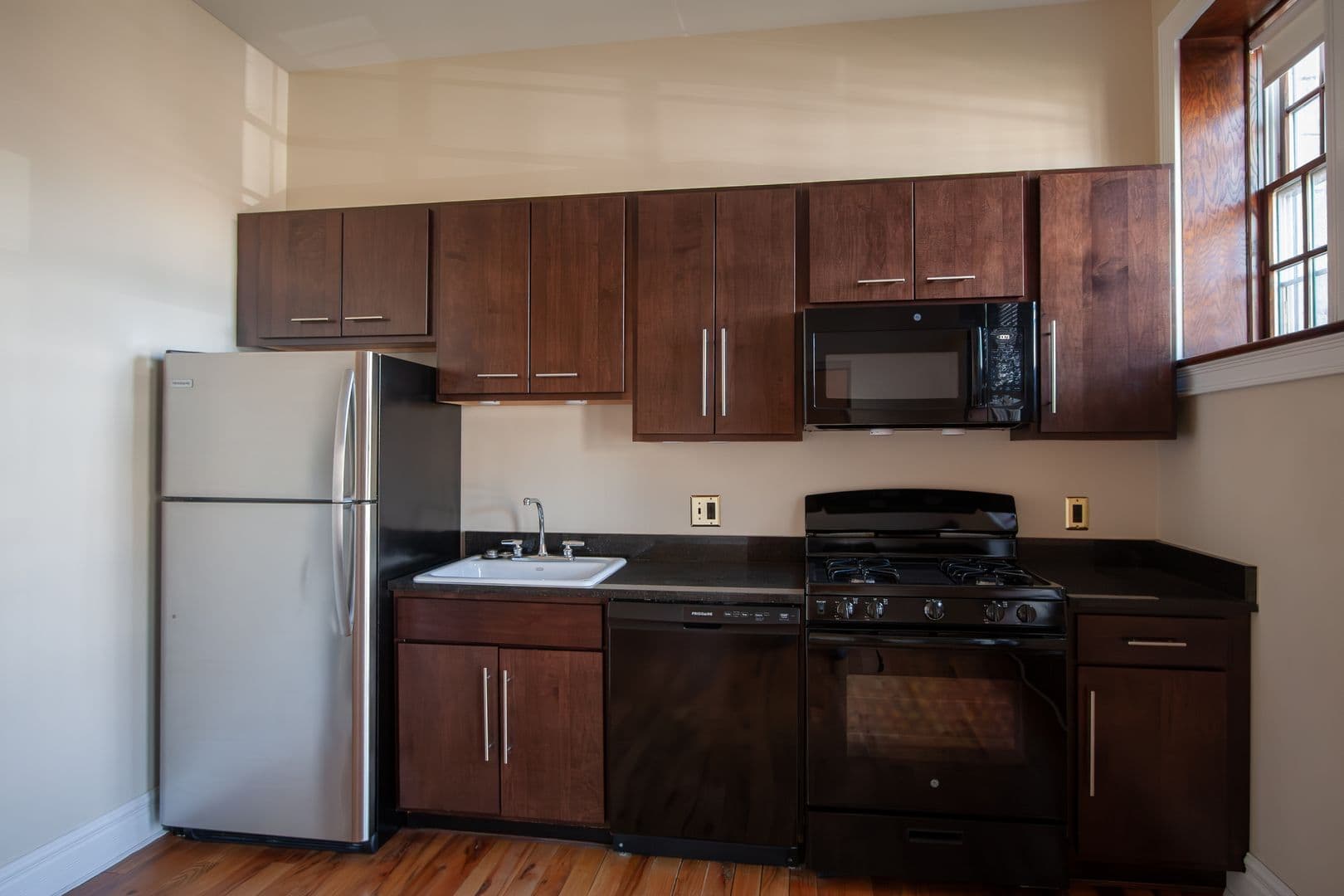 Detroit Apartment: 81 Peterboro St.